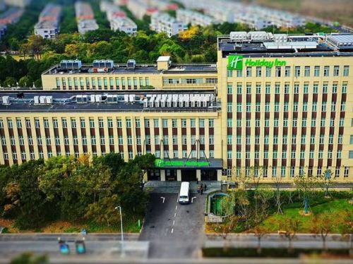 Shanghai Dishui Lake Holiday Inn exterior